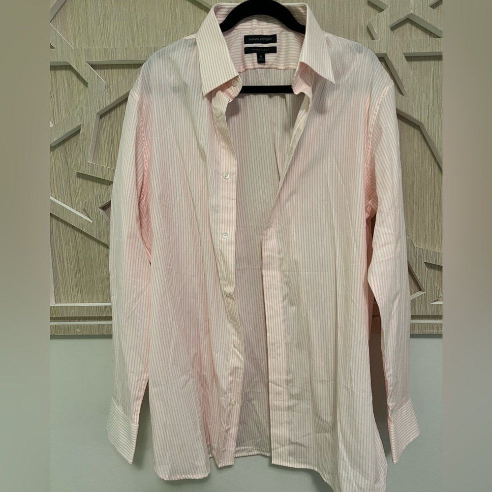 Men’s dress shirt from Banana Republic. Peach and white stripes shirt.